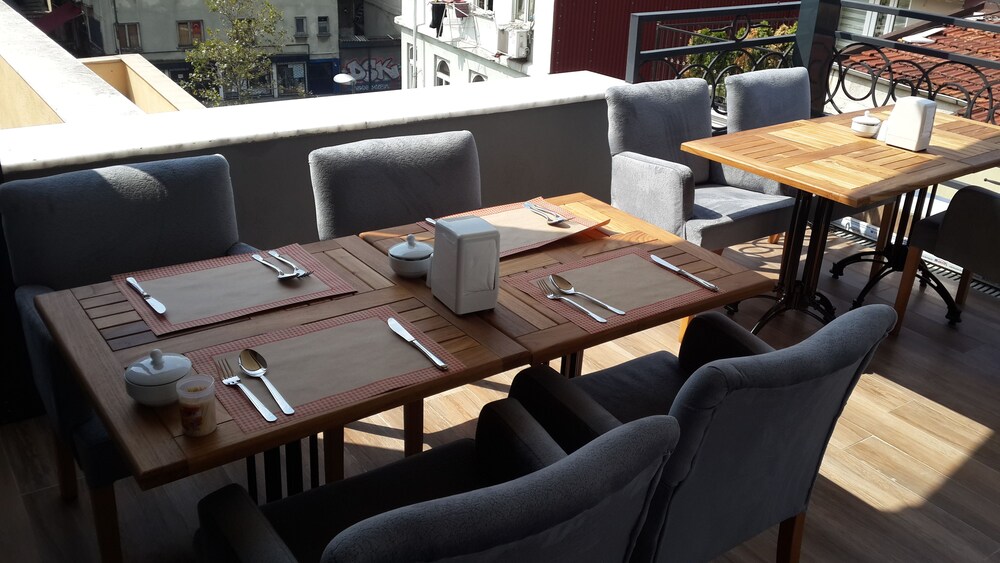 Pera Line Otel - Image 10