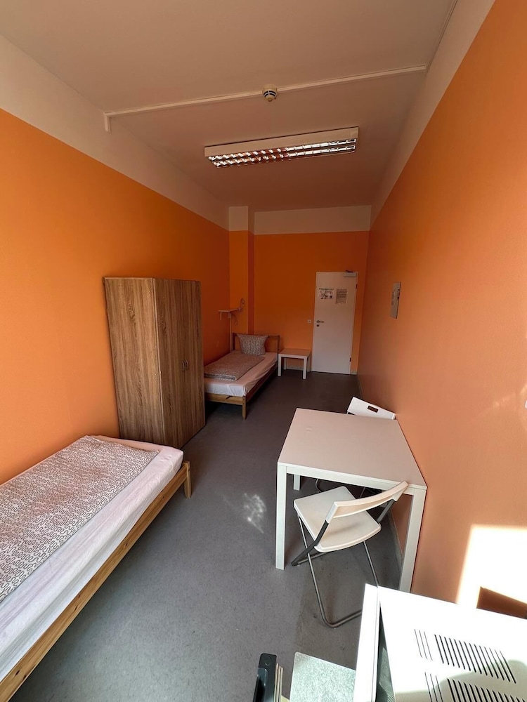 2-Rent Group Hostel Zimmer&Apartments GKP2