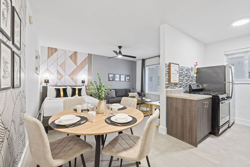 Harding Avenue Apartments by Andes STR