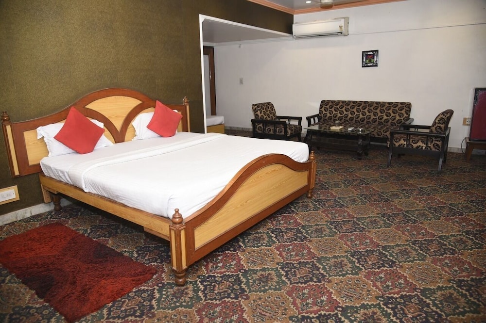 Hotel Sharda