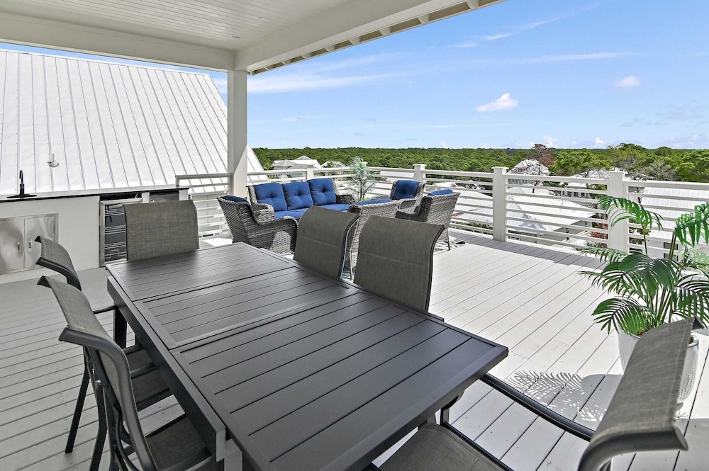 Rooftop Deck w/ Views, Pool, Luxury 5bdr Resorting To Happiness by Avantstay