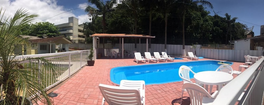 Casa 4 Laranja - Casa piscina 10 pessoas view 2