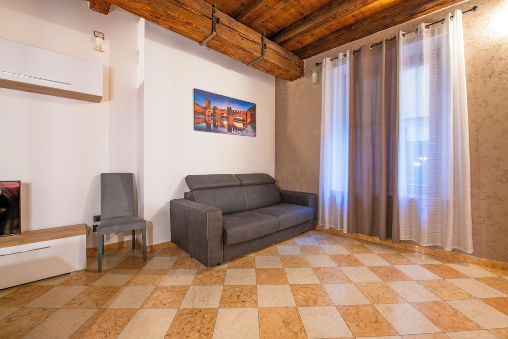 You & Me Corporation Home Verona Centro