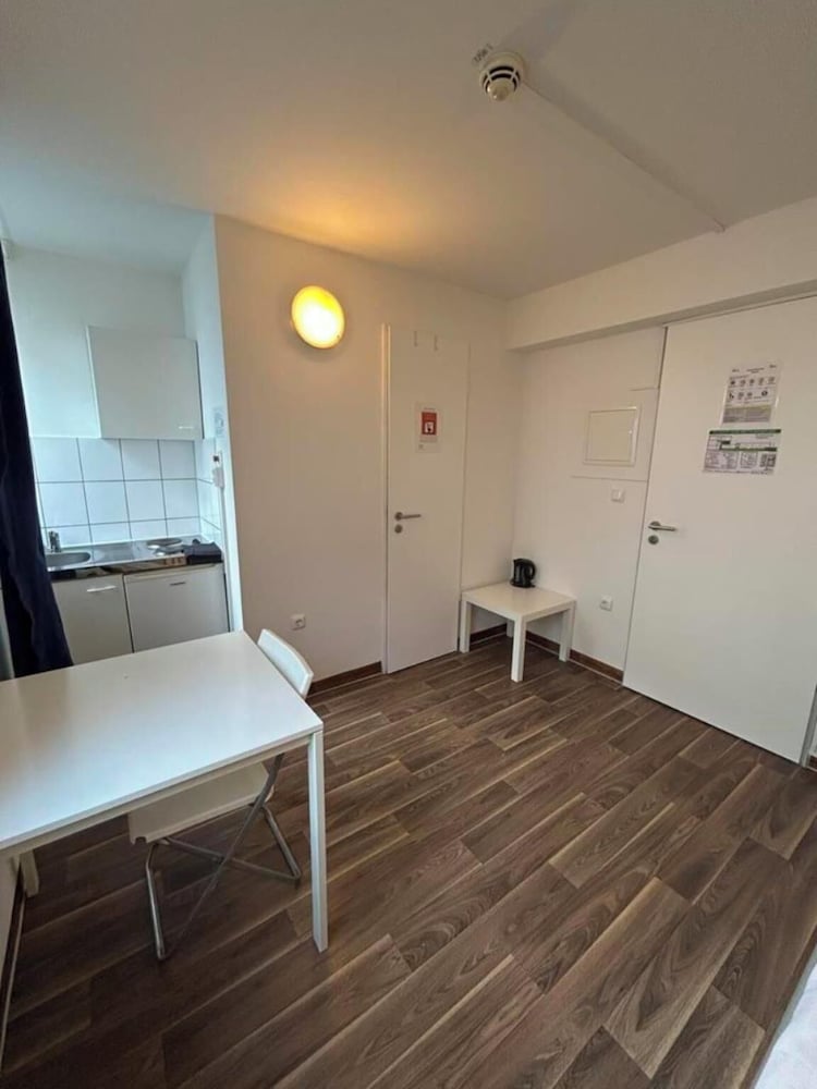 2-Rent Group Hostel Apartments SEN14