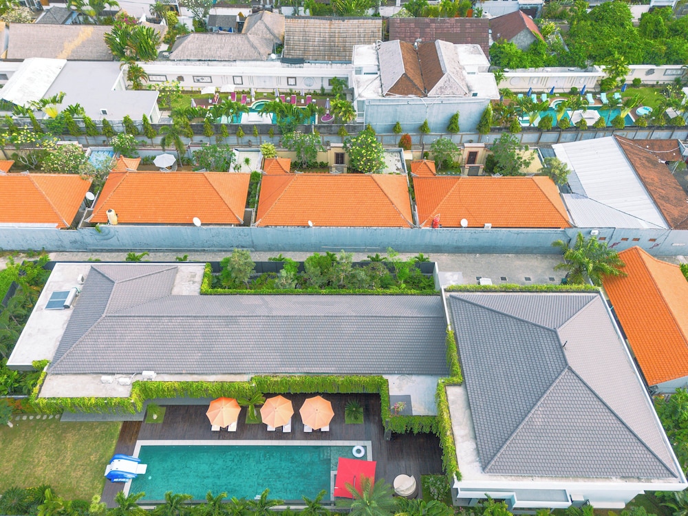 Exquisite 5BR Villa: Premier Luxury in Seminyak