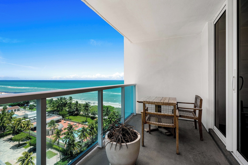 Luxury Vacation Rentals at 1 Hotel & Homes by LRMB