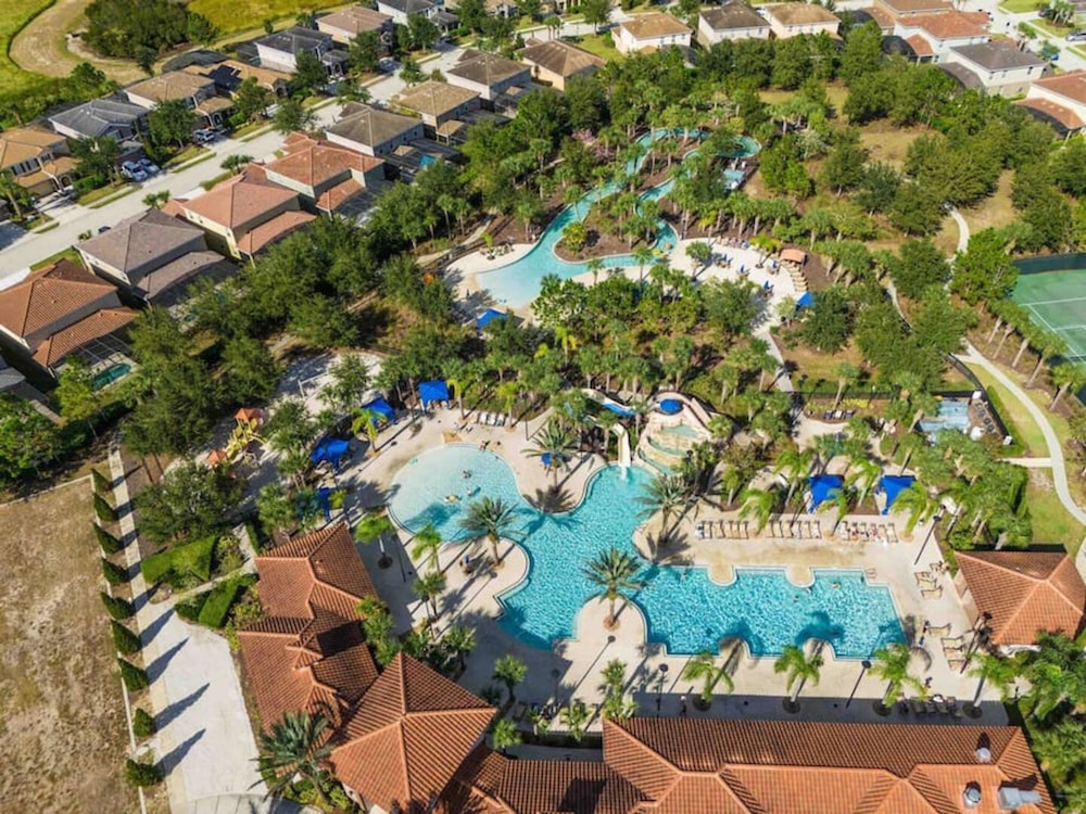 Super Comfy- 7BD 5 5BA Sleep s 22 w Amenities