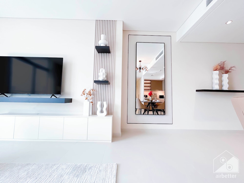 Elegance at Burj Crown Downtown Balcony & View