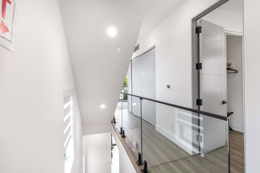 @ Marbella Lane - Luxi 4BR Haven w/ Skyscape Views