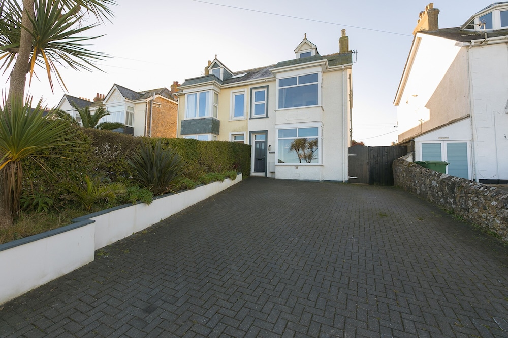 Oystercatcher House