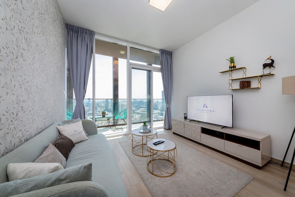 Perfect 1BR in Bloom Tower photo 2