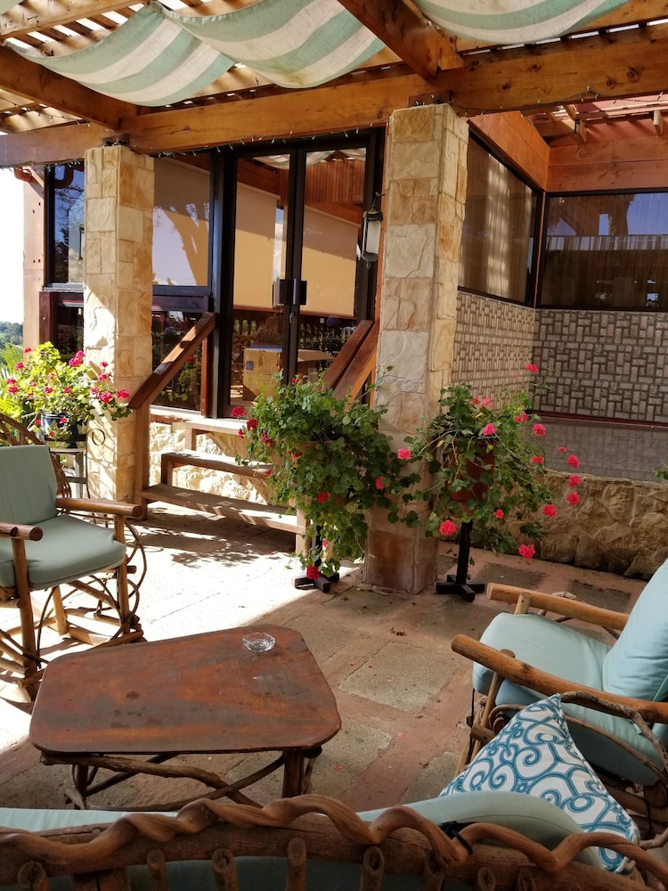 Finca Paraiso Mountain Retreat view 3