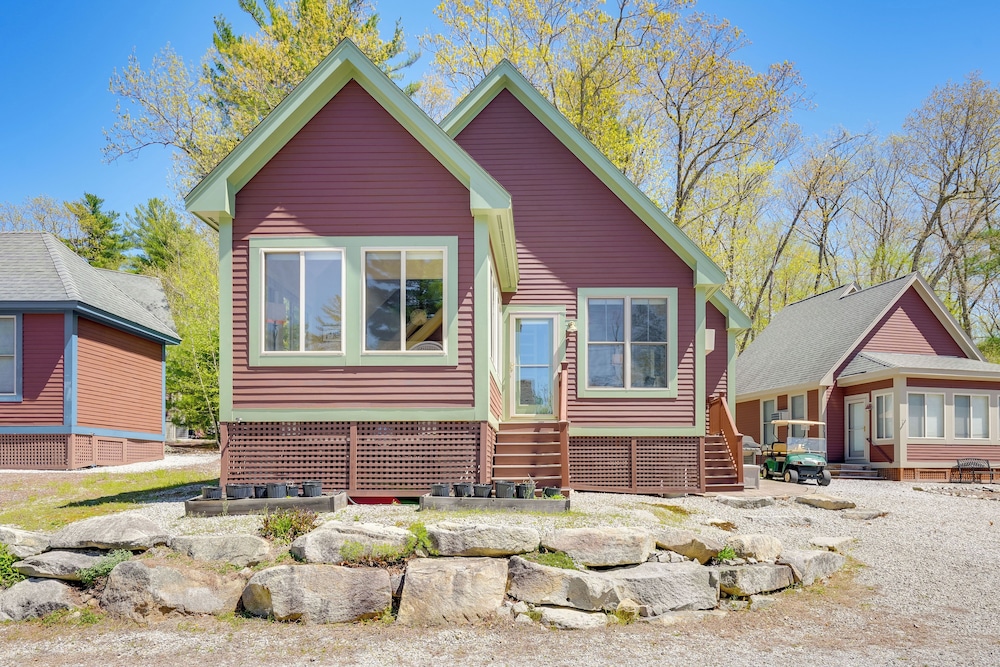 Lake Access & Pools: Sun-soaked Westford Cottage!