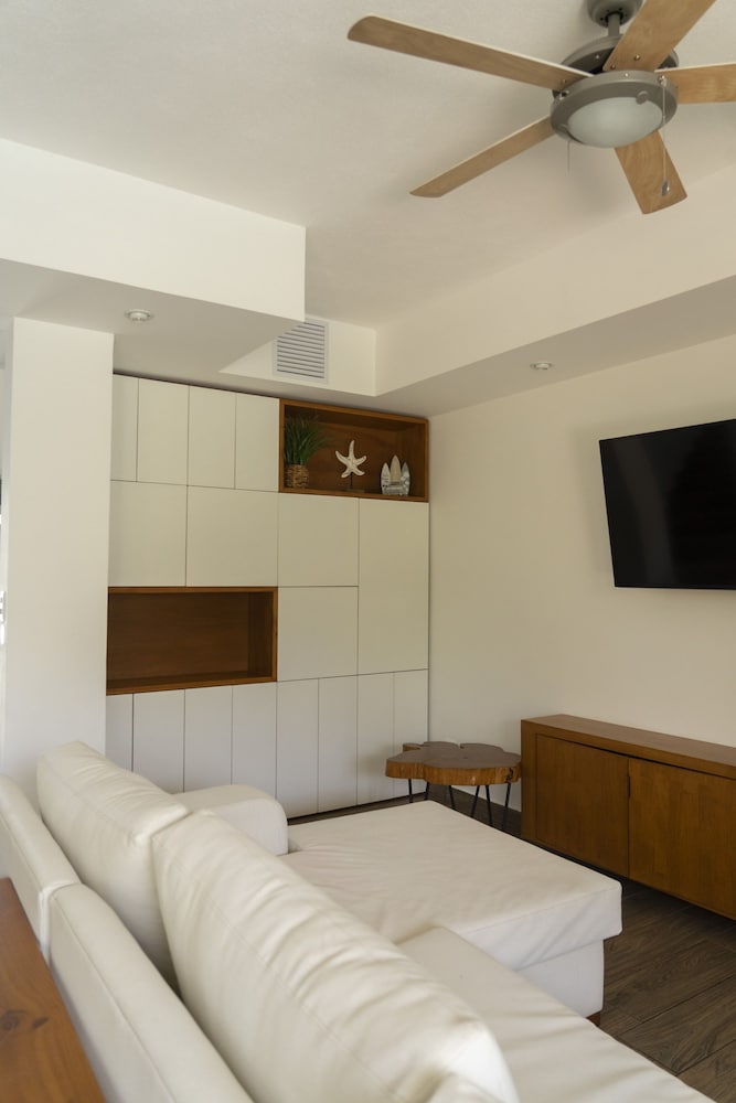 Modern Villa With Jacuzzi Pool View in Monterrico