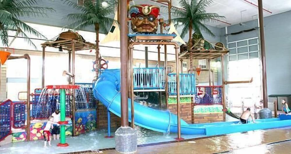 Crown Choice Inn & Suites Lakeview & Waterpark