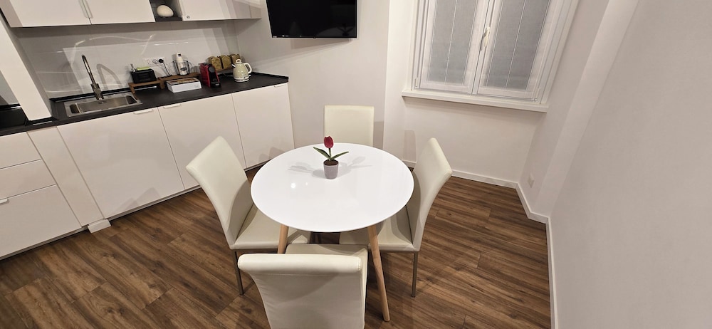 Rooms And Comfort Apartment