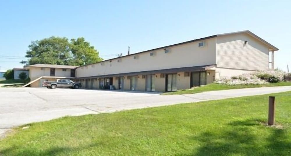 Edgetowner Motel