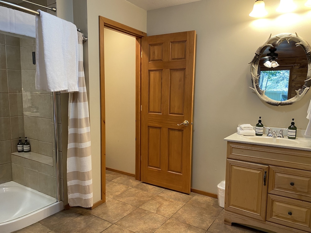 Gunflint Lodge & Outfitters