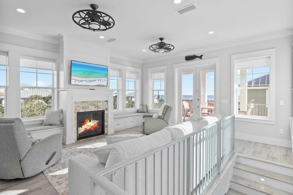 The Palmetto Blue by Avantstay Steps to Beach, Ocean Views