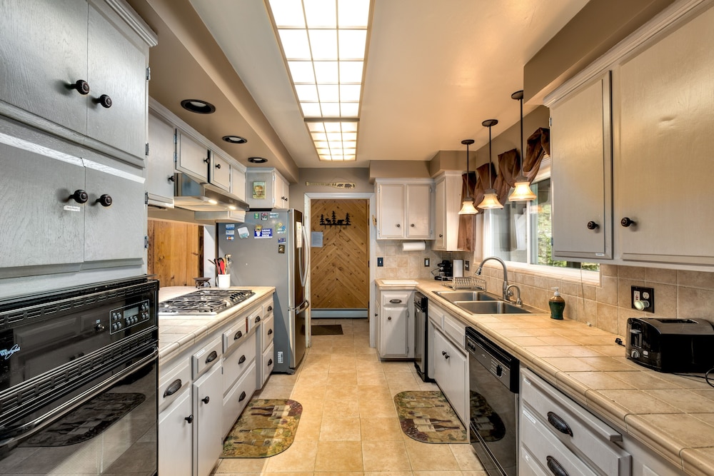 Sundown Lodge 4 Bedroom Home