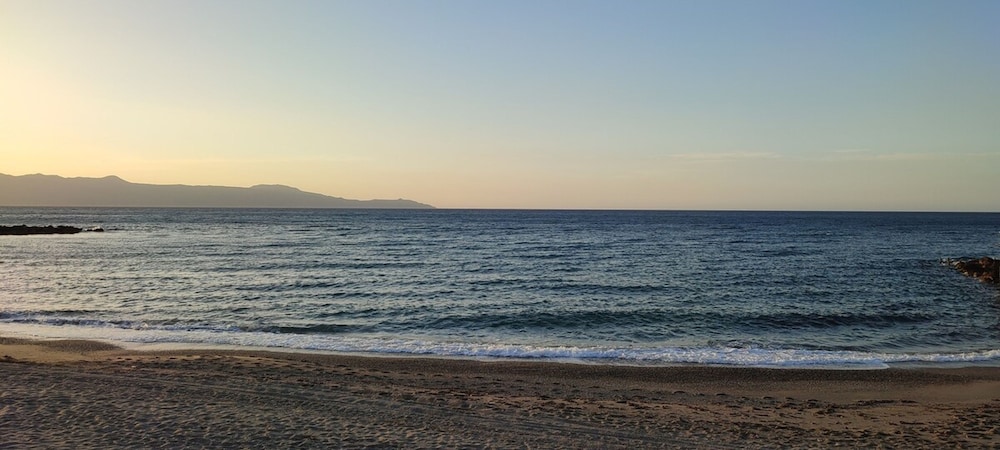 Litinas Beachfront Apartment