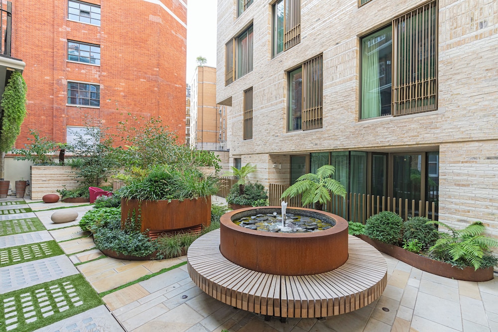 Luxury flats near Big Ben and London Eye