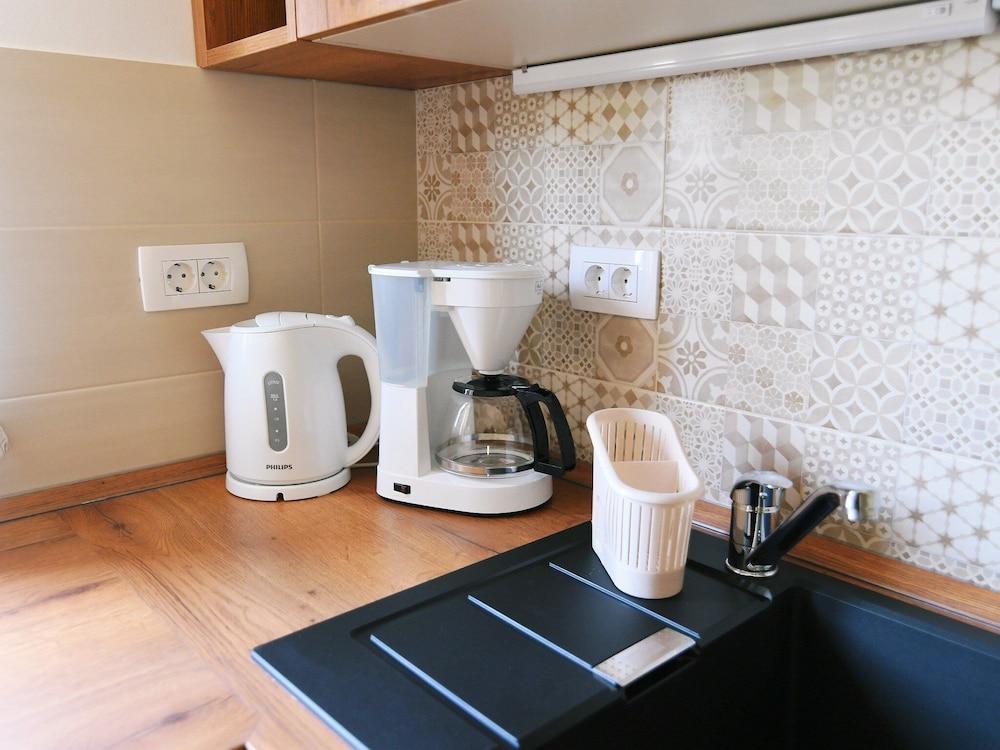 Charming Holiday Home With Terrace and Garden - One Bedroom Holiday Home