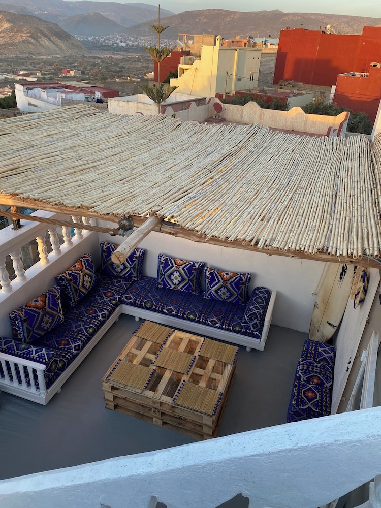TITRYTE SURF HOUSE