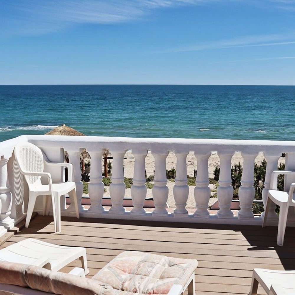 Casa Evita 4 Bedroom Beachfront Home