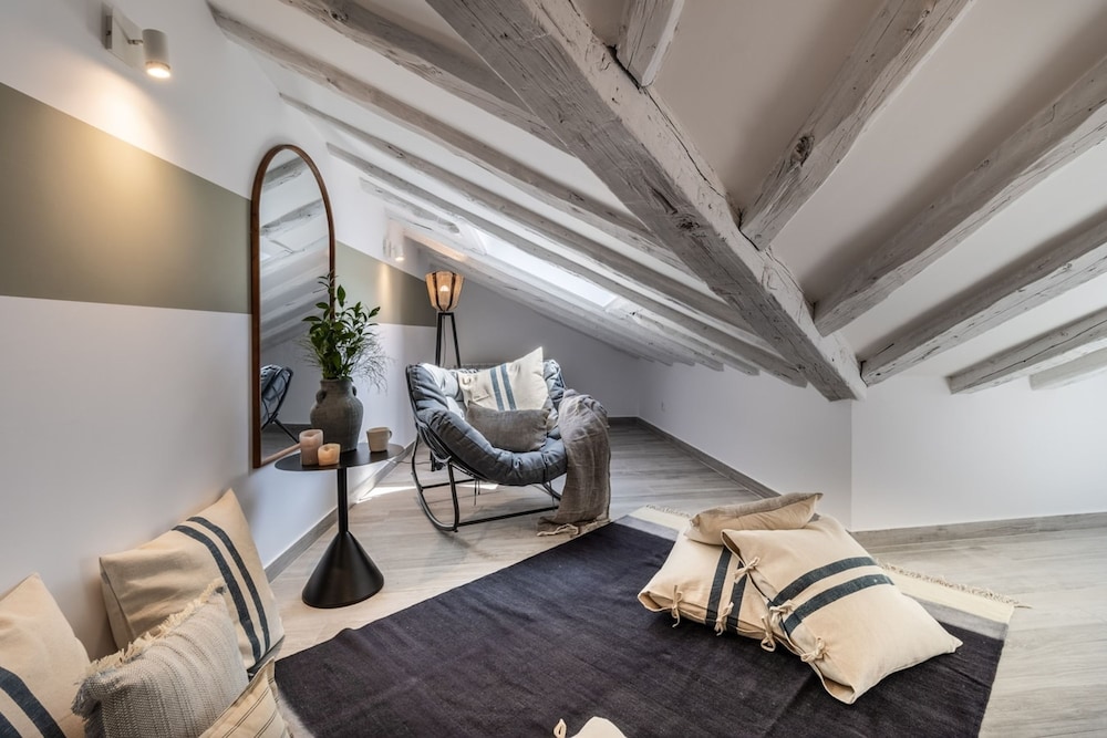 Melito - 2 Bedrooms and Office in Justicia