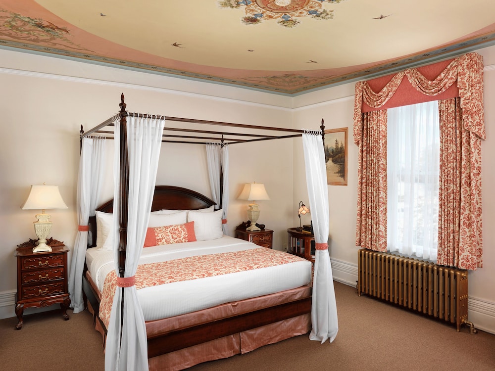 Pendray Inn and Tea House 8