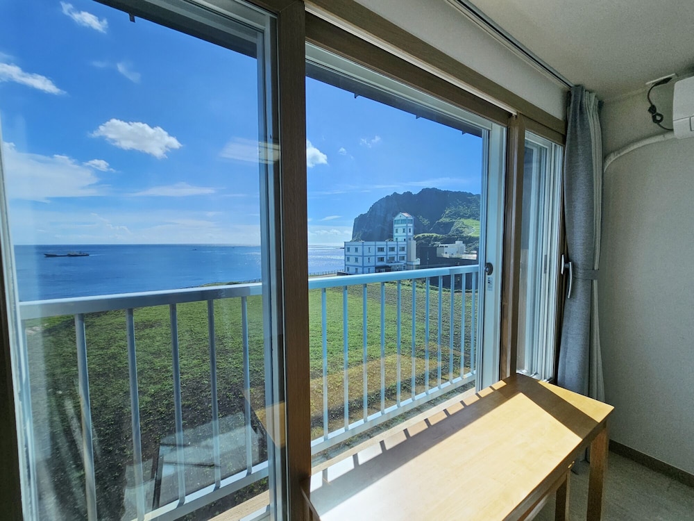 Seongsan Morning Sunset Pension