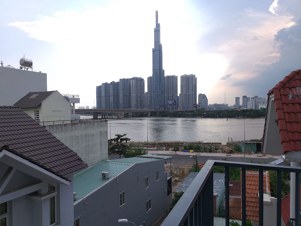 Karta Riverview Apartment