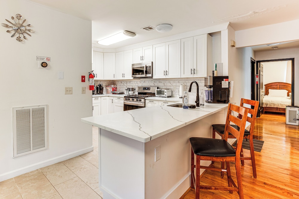 8 Mi to Nyc: Centrally Located Jersey City Apt!