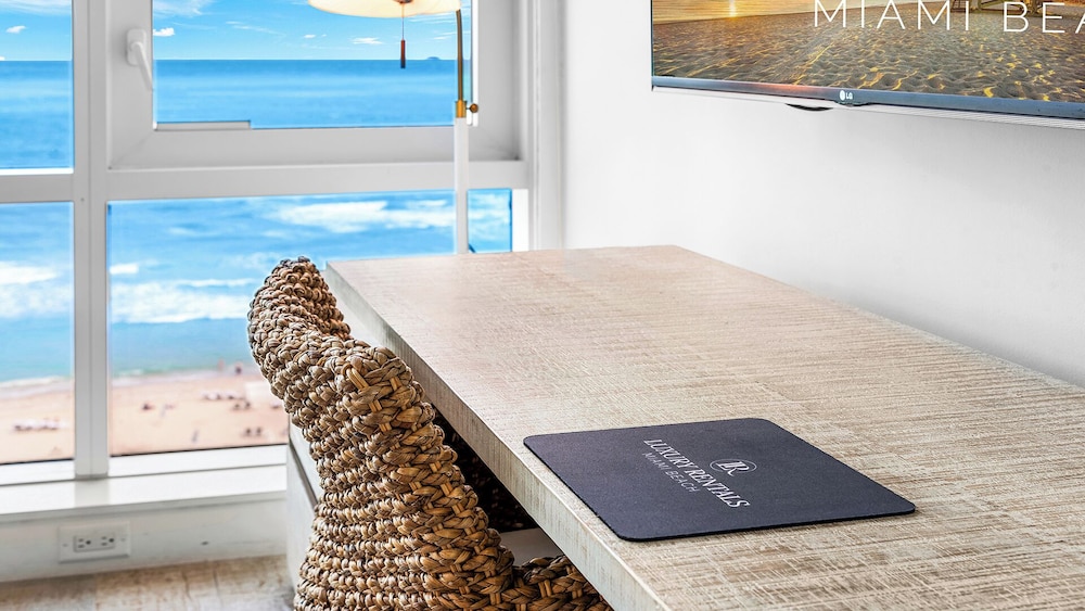 Luxury Vacation Rentals at 1 Hotel & Homes by LRMB