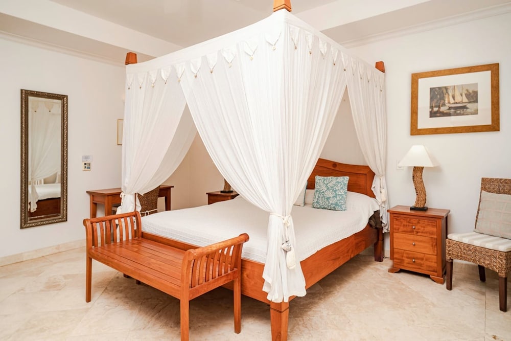 Schooner Bay 112 by Blue Sky Luxury view 3
