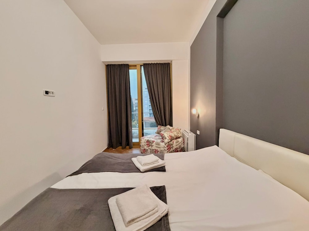 Orange Central Suites