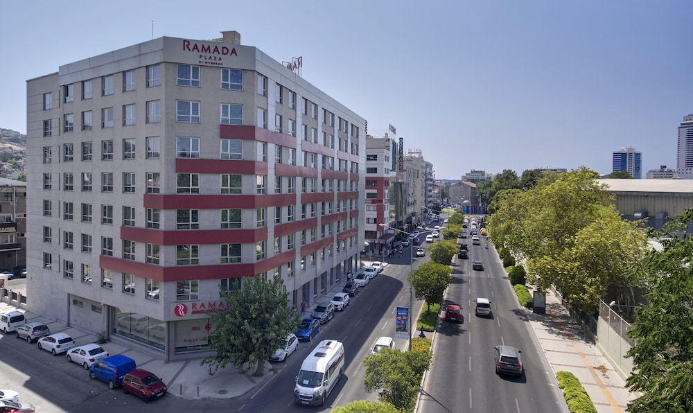 Ramada Plaza by Wyndham İzmir - Image 39