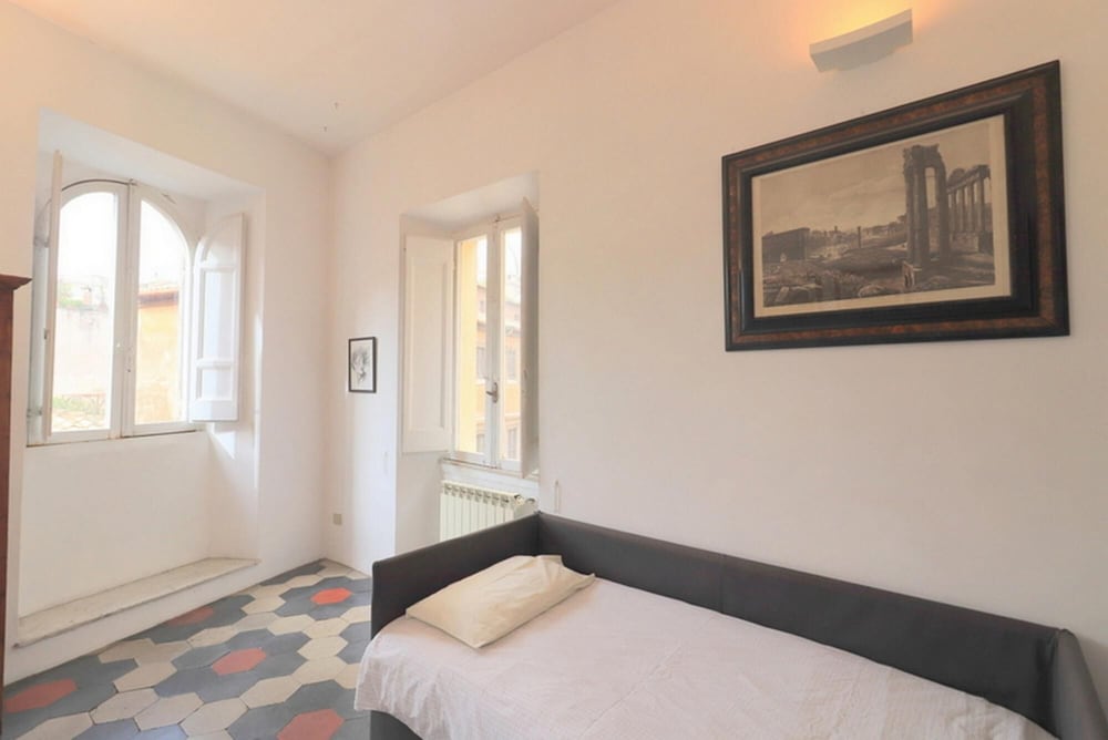 Enchanting 2BR Apt Near Pantheon Vatican