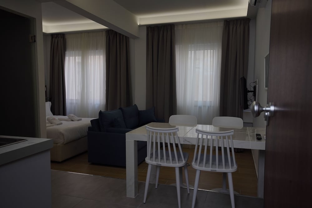 Tip Top Suites