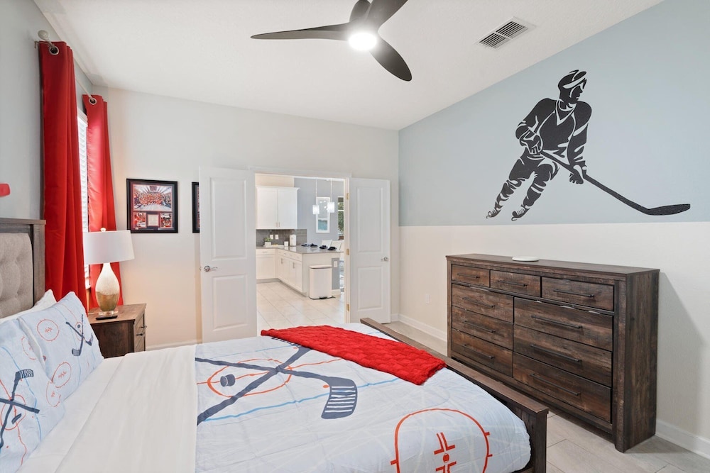 ChampionsGate Resort 8-Bedroom Vacation Pool Home - Includes Resort Clubhouse Amenity Access! 8 Home