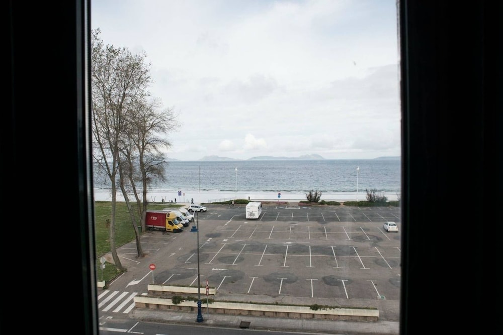 Piso Enfrente A La Playa De Samil 55 2 I view 3