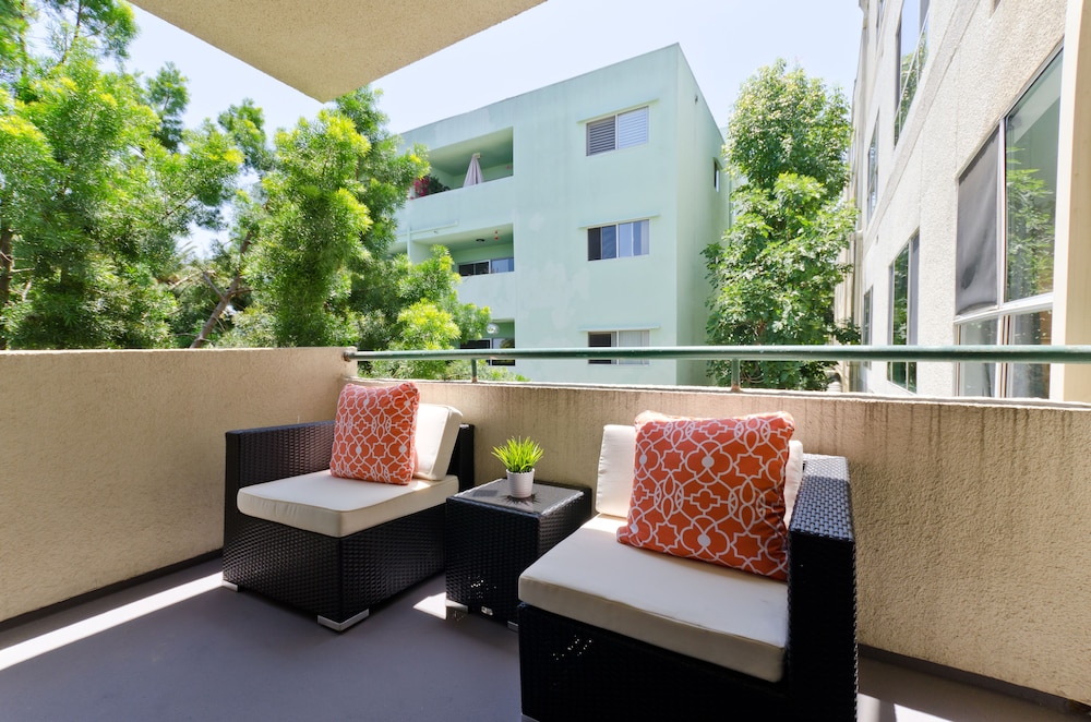 PALMS 2 - Image 1