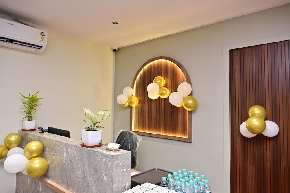Hotel Noble Nook 100 ft. Road Indiranagar