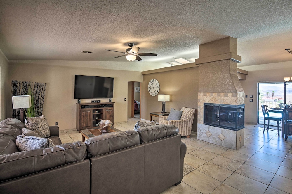 Heated Pool, Spa & Mtn Views: Lake Havasu Home!