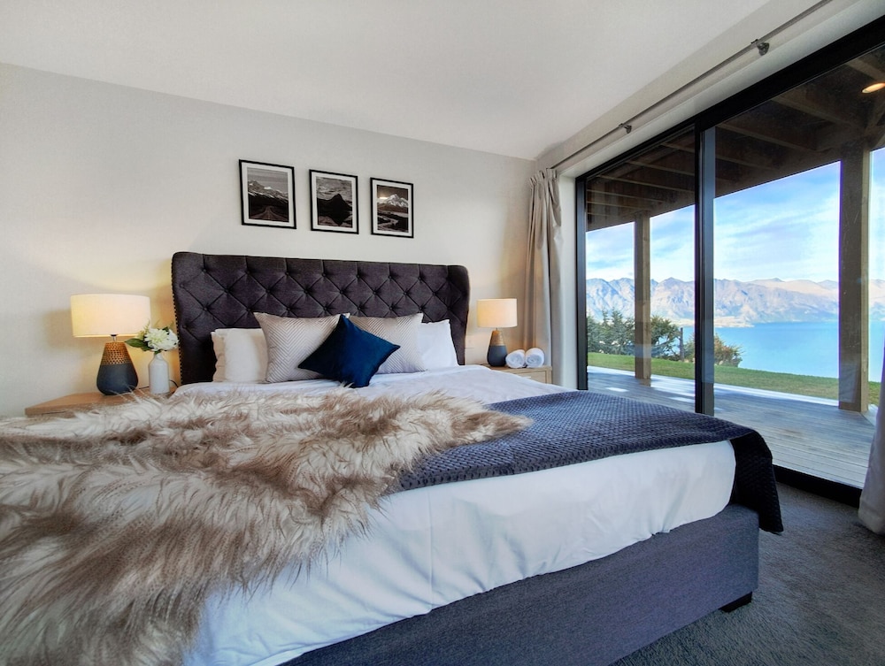 Newly Built Luxe House with Magnificent View view 2