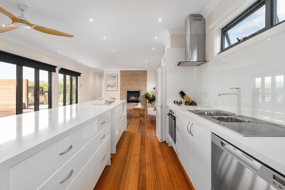 Luxurious 3-bed Home With Outdoor Spa
