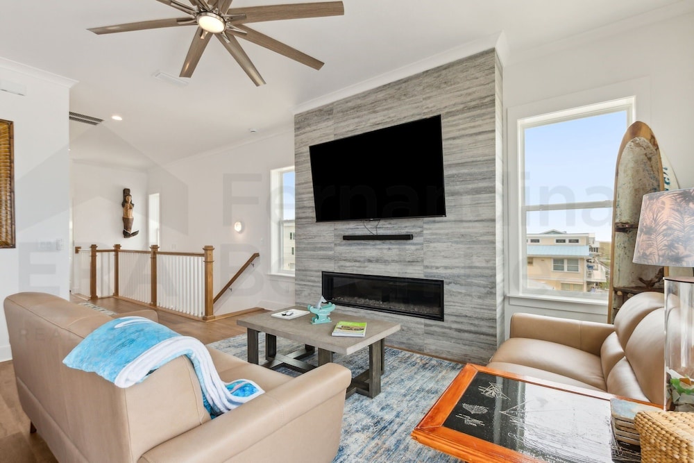 1088 S. Fletcher Ave 5 Bedroom Home