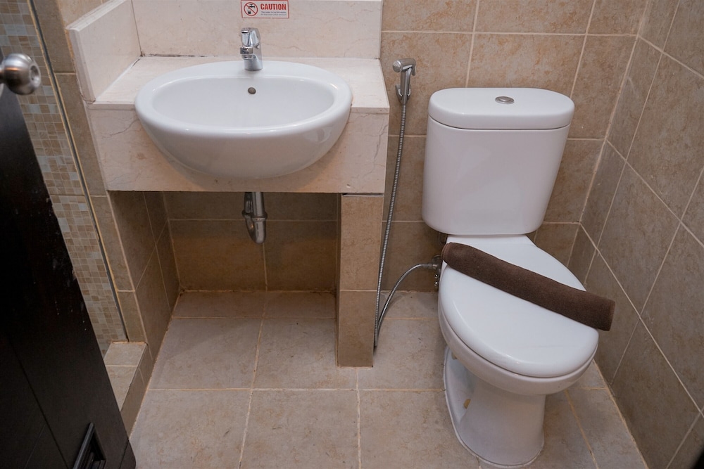 Comfy and Minimalist Studio (No Kitchen) Apartment Great Western