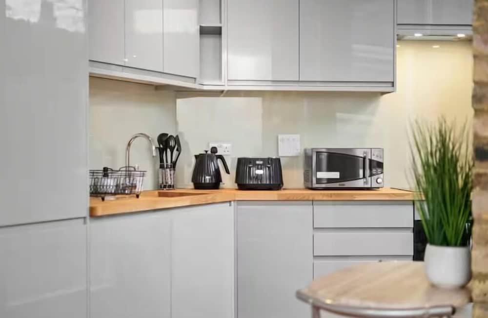 Flat 1 Victoria Grove